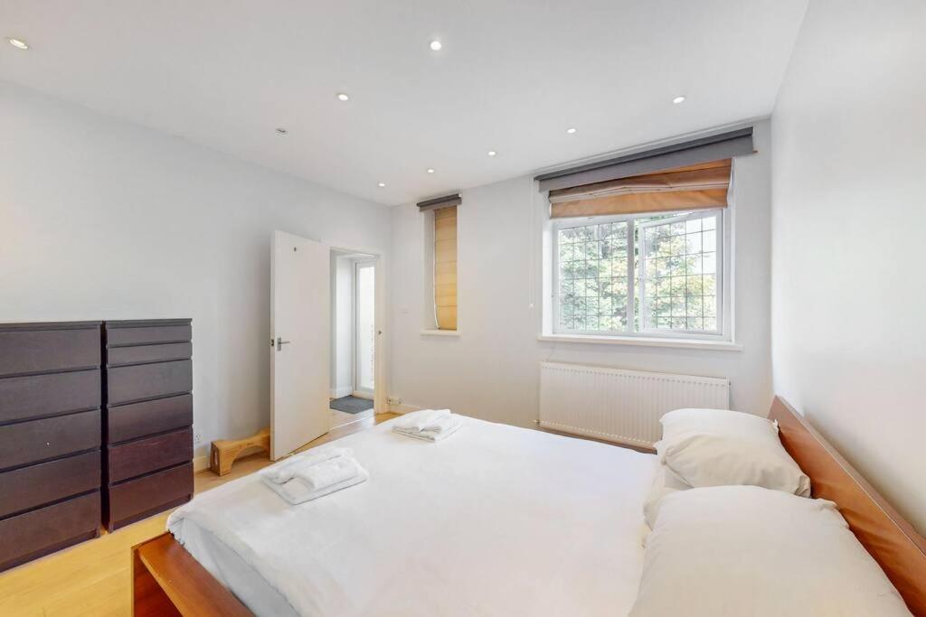 Apartment Spacious 2 Bedroom Flat With Garden In Acton London